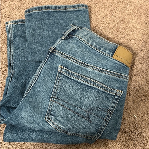 American Eagle Outfitters Classic Blue Jeans - Picture 7 of 7